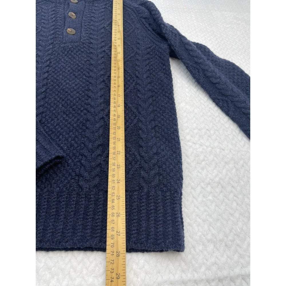 Vtg Brooks Brothers Knitwear 100%Merino Wool Size XS Fit‎ To Small.